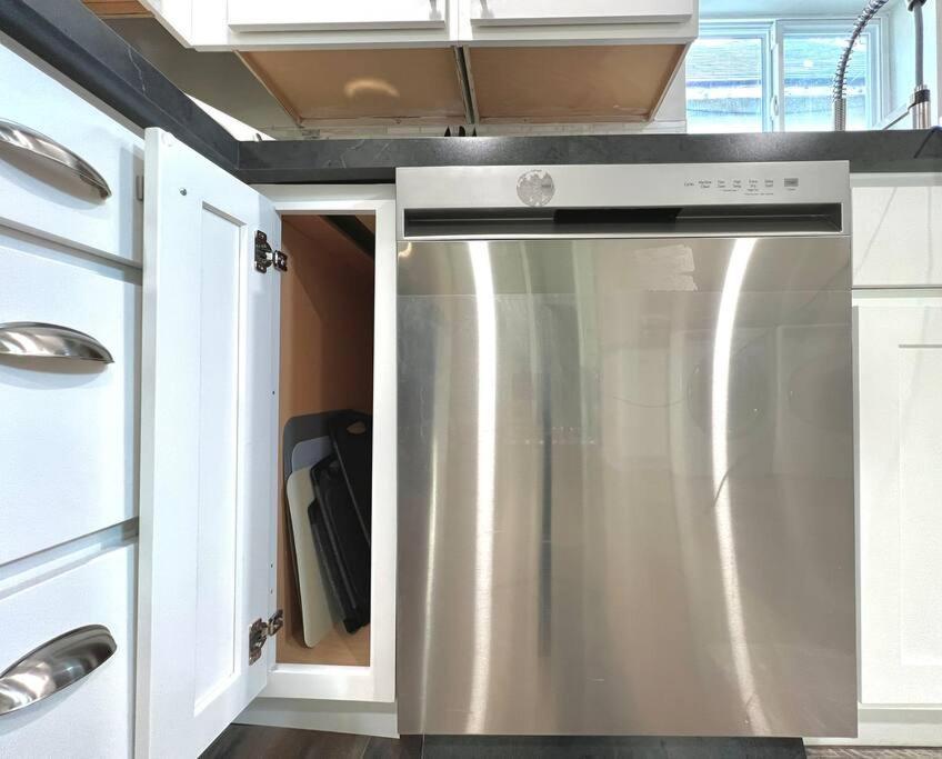 Modern Style Home Near Dt Indy & Major Attractions Indianapolis Bagian luar foto