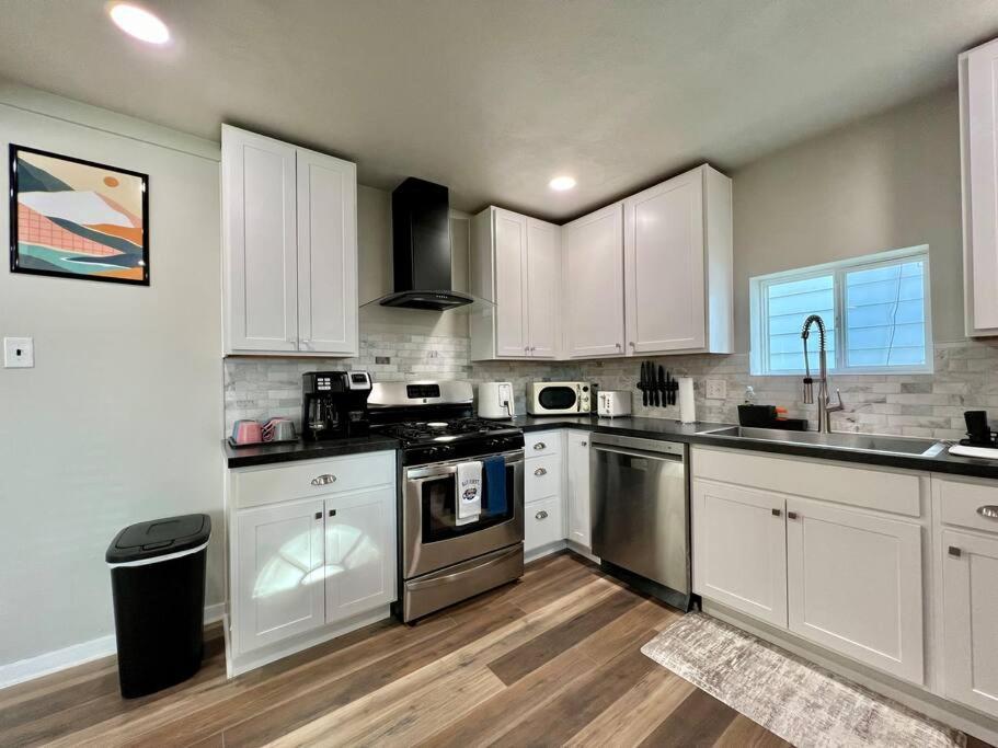 Modern Style Home Near Dt Indy & Major Attractions Indianapolis Bagian luar foto