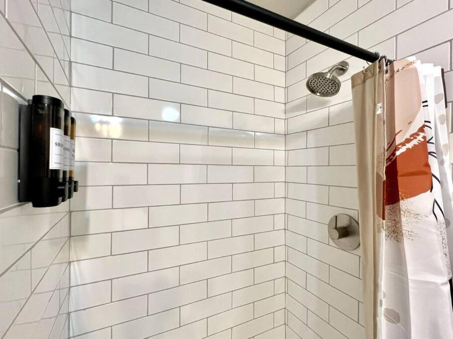 Modern Style Home Near Dt Indy & Major Attractions Indianapolis Bagian luar foto