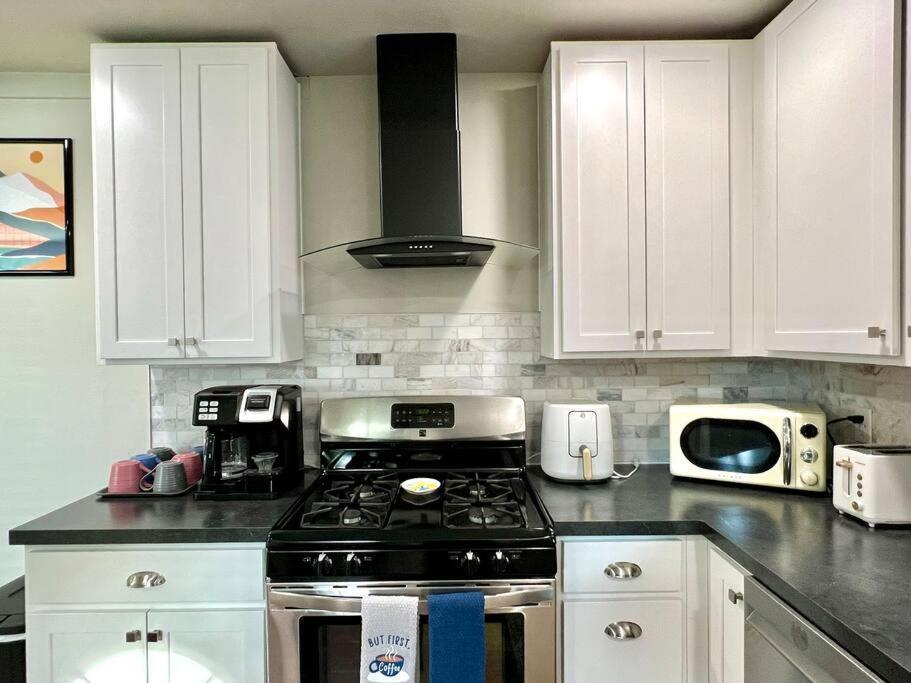 Modern Style Home Near Dt Indy & Major Attractions Indianapolis Bagian luar foto