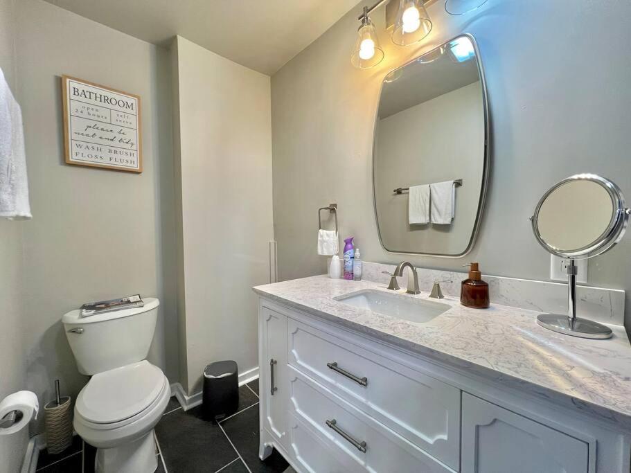 Modern Style Home Near Dt Indy & Major Attractions Indianapolis Bagian luar foto